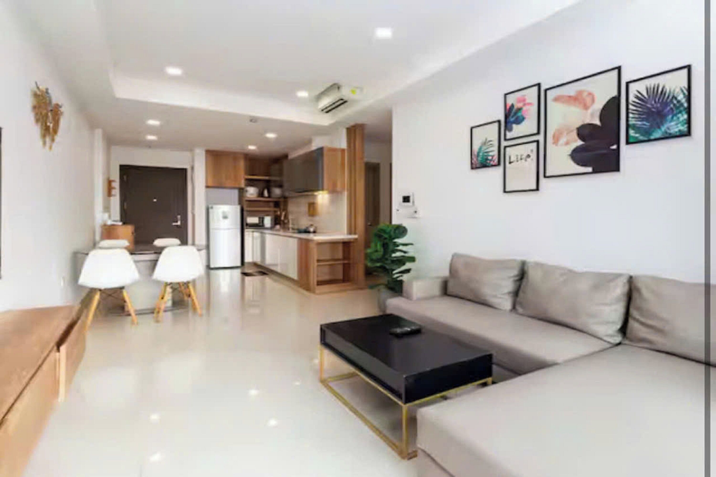 Royal Suite, 1 Bedroom, Club Lounge Access, City View | Egyptian cotton sheets, premium bedding, down comforters