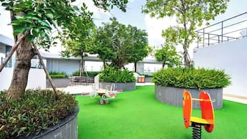Área de juegos infantiles al aire libre