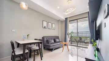 Suite Familiale, 3 chambres, accÚs au salon club, vue ville | Draps en coton égyptien, literie de qualité supérieure