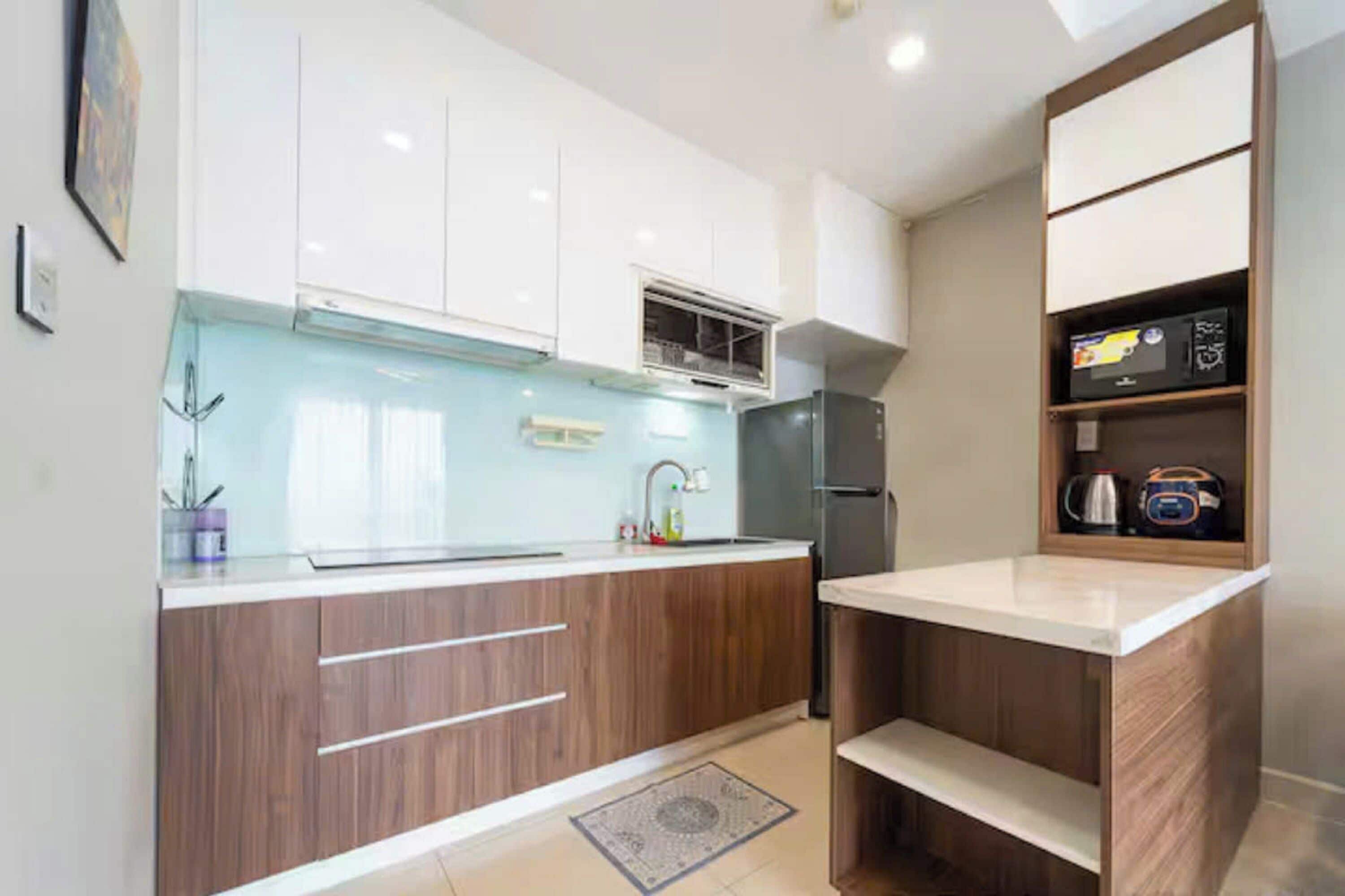 Family Suite, 3 Bedrooms, Club Lounge Access, City View | Private kitchen | Full-size fridge, microwave, oven, stovetop