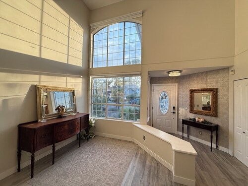 Beautiful, Luxurious Rooms in a large house