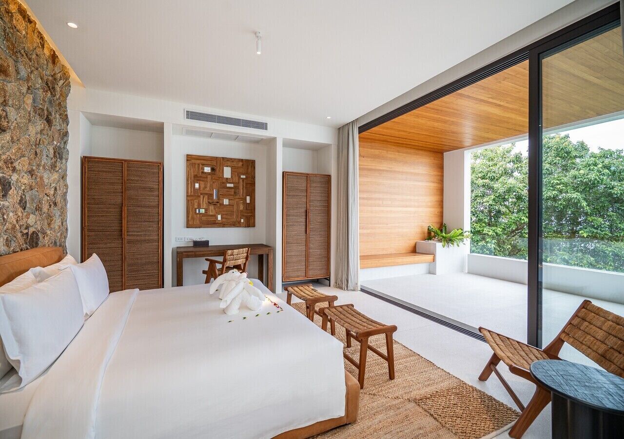 Lyxvilla - havsutsikt | Värdeförvaringsskåp på rummet, skrivbord och strykjärn/strykbräda