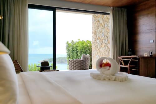 Four-Bedroom Oceanfront Pool Villa | Premium bedding, down duvets, free minibar items, in-room safe