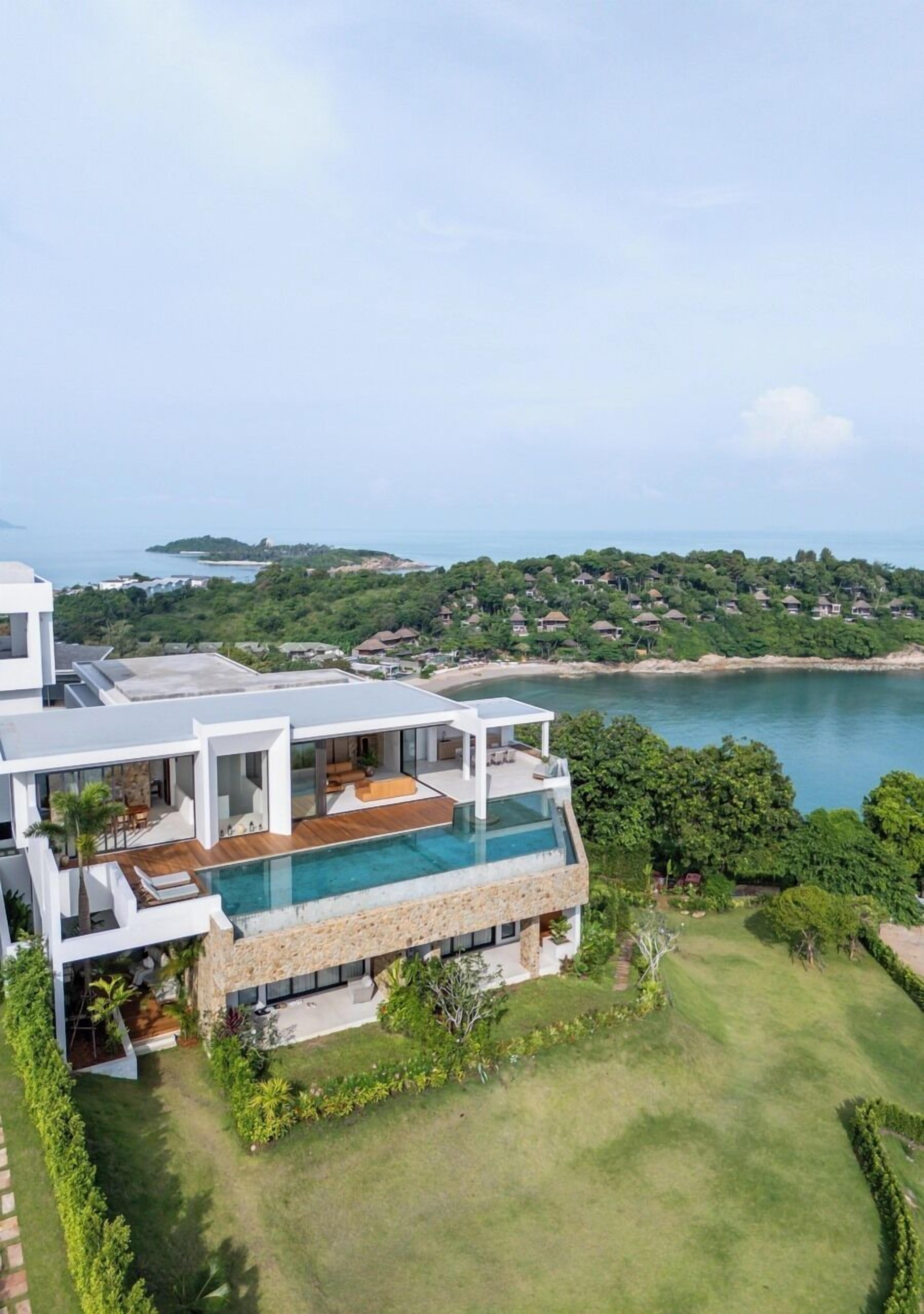 Four-Bedroom Presidential Oceanfront Pool Villa | Sängtillbehör av högsta kvalitet och duntäcken