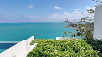 Three-Bedroom Oceanfront Pool Villa | Premium bedding, down comforters, free minibar items, in-room safe