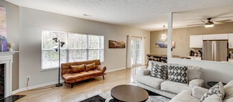 2 Mi to Arts & Design District: Retreat w/ Yard