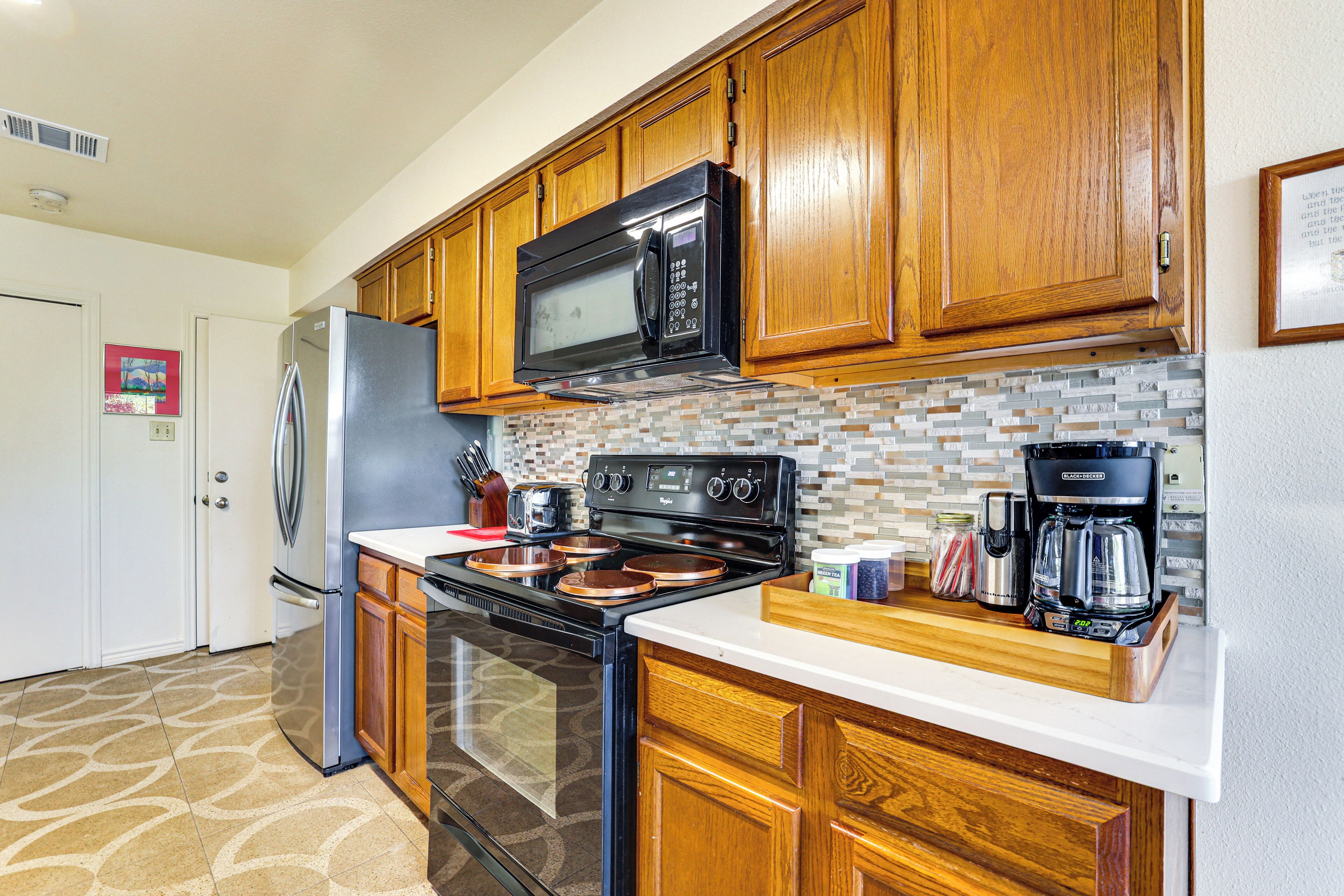 Refrigerador, microondas, parrilla de estufa y lavavajillas 