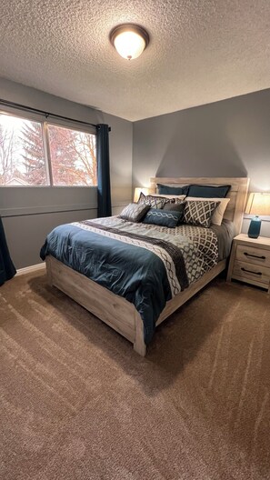 5 habitaciones, tabla de planchar con plancha, cuna de viaje y wifi 