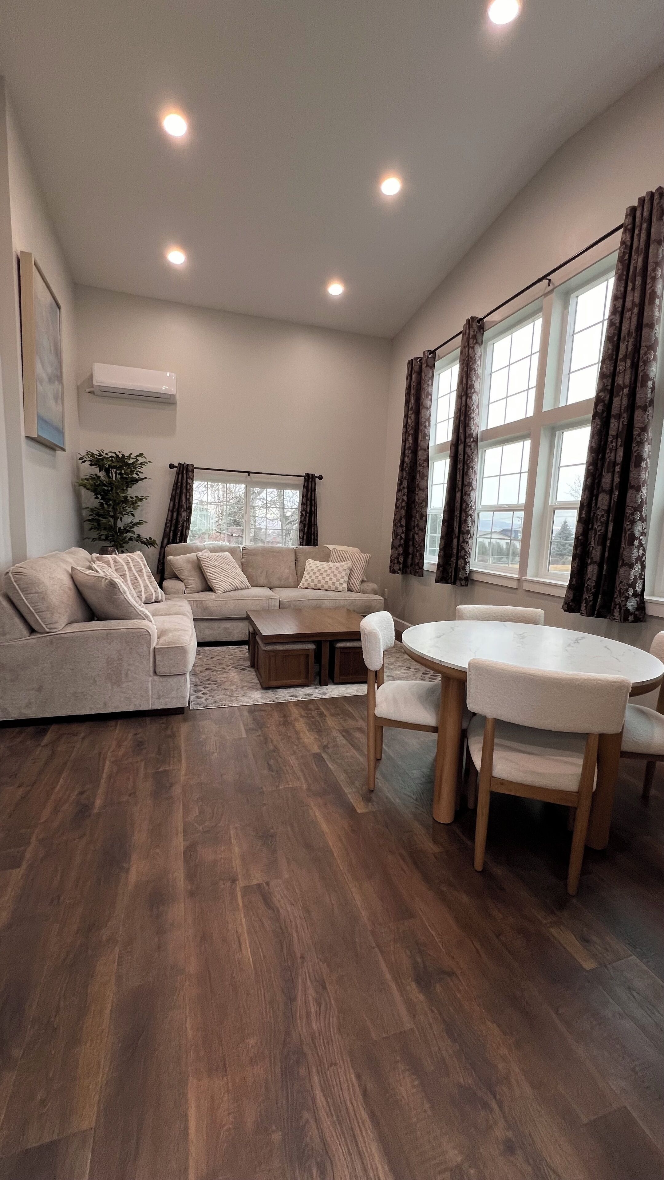 Smart-TV, fotballspill og bordtennis