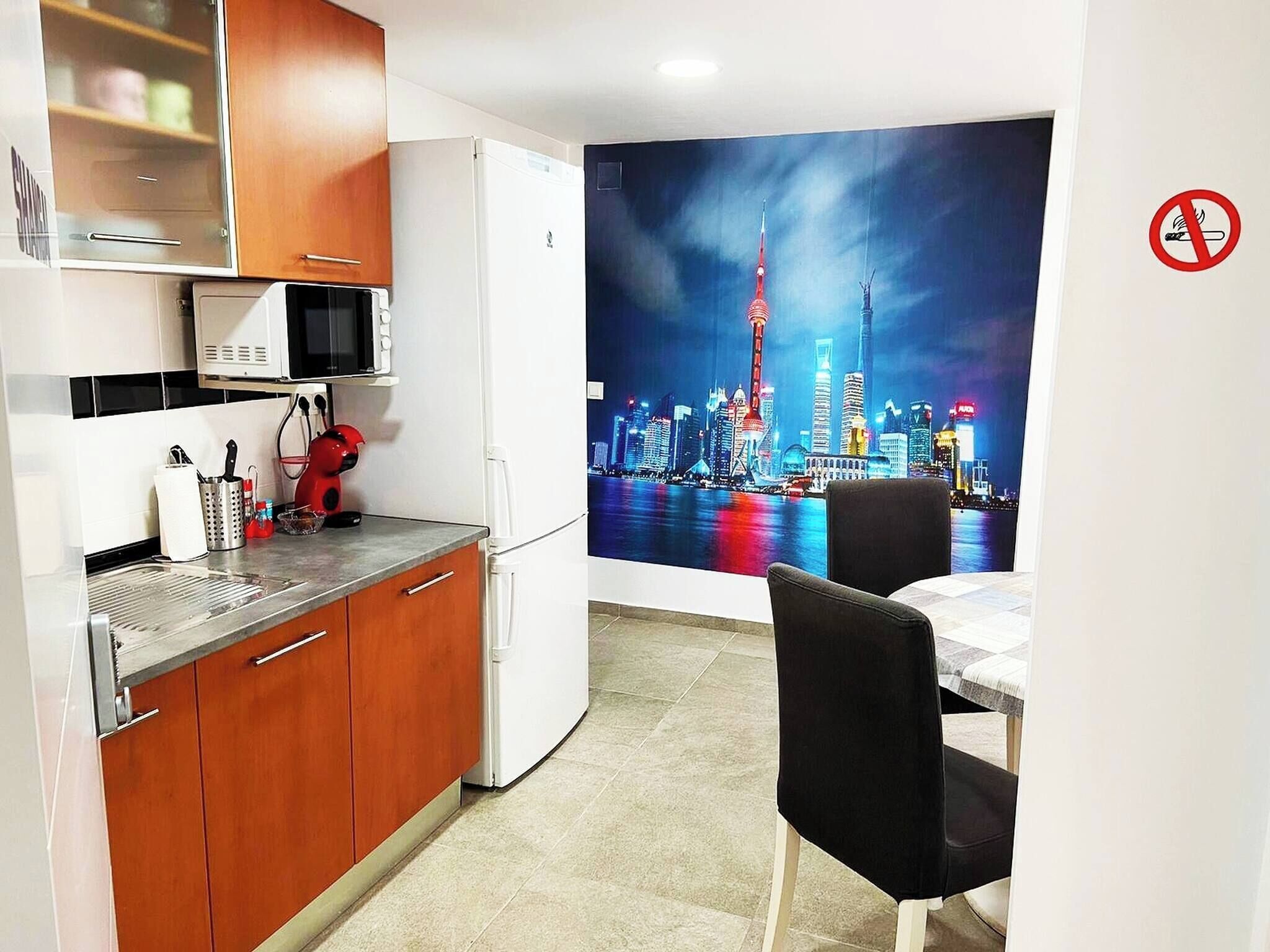 Apartment, 1 Bedroom, Smoking, City View | Interior