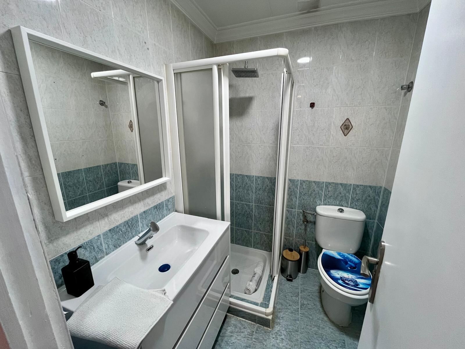 Nhà, 2 phòng ngủ, hút thuốc, hiên | Phòng tắm
