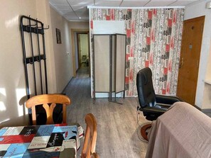 Appartement, 2 chambres, fumeurs, vue ville | Intérieur