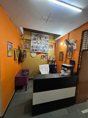 Front of property - Hotel Kargil (Agra)