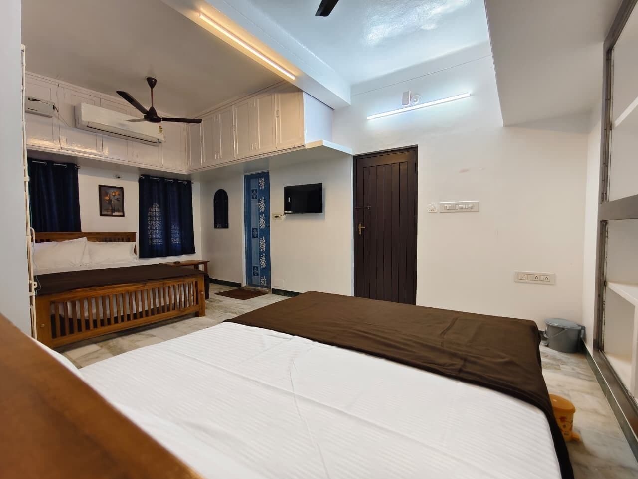 Familie vierpersoonskamer | Een bureau, gratis wifi, beddengoed