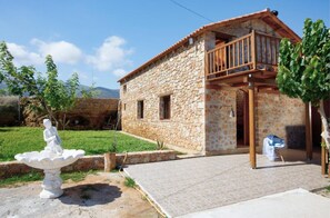 Property grounds - Sea Front Kallia & George Villa, By IdealStay (7FV9+QRC Malia, Greece)