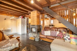 TV - Beautiful 8 pers chalet with private jacuzzi (Morillon)