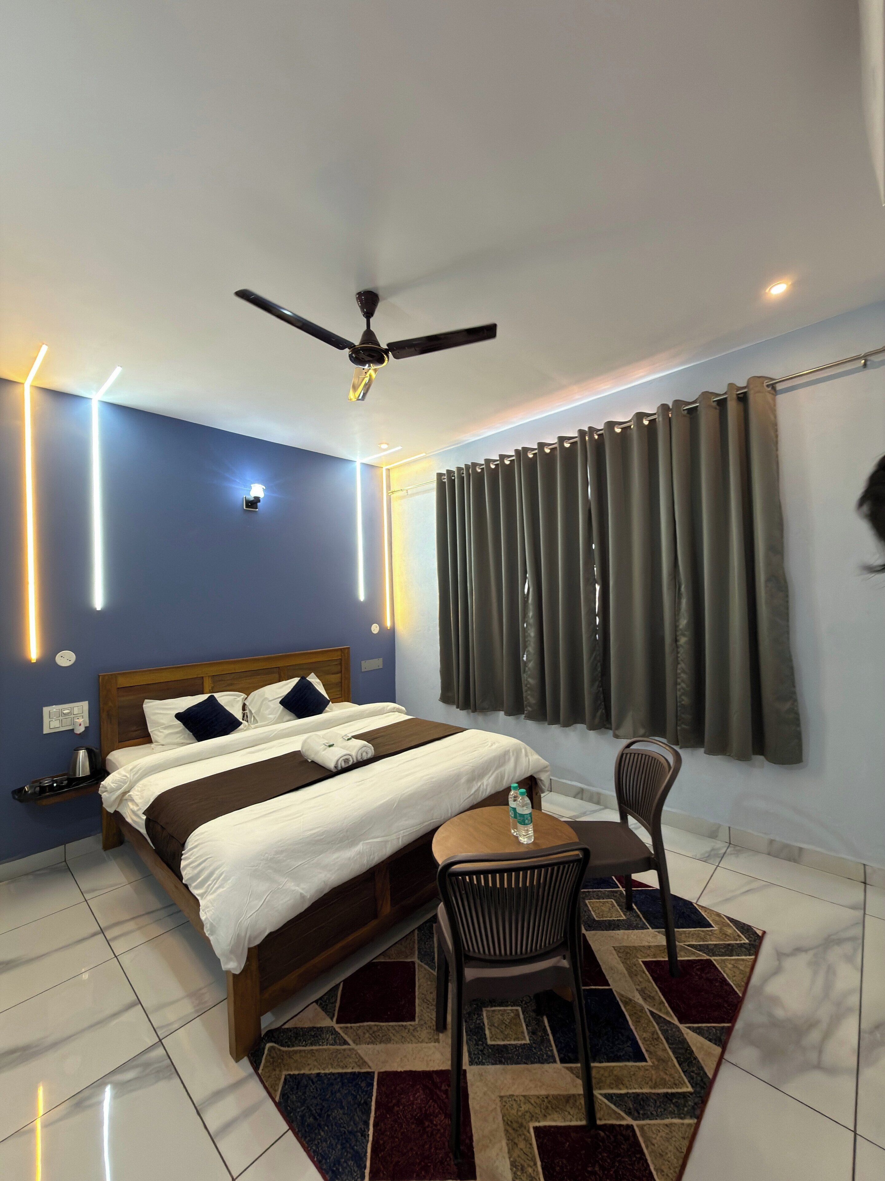 Deluxe Double Room | Free WiFi