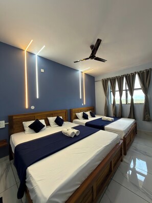 Quadruple Room | Free WiFi - Arna Inn Luxury Stay (Bhatkal)