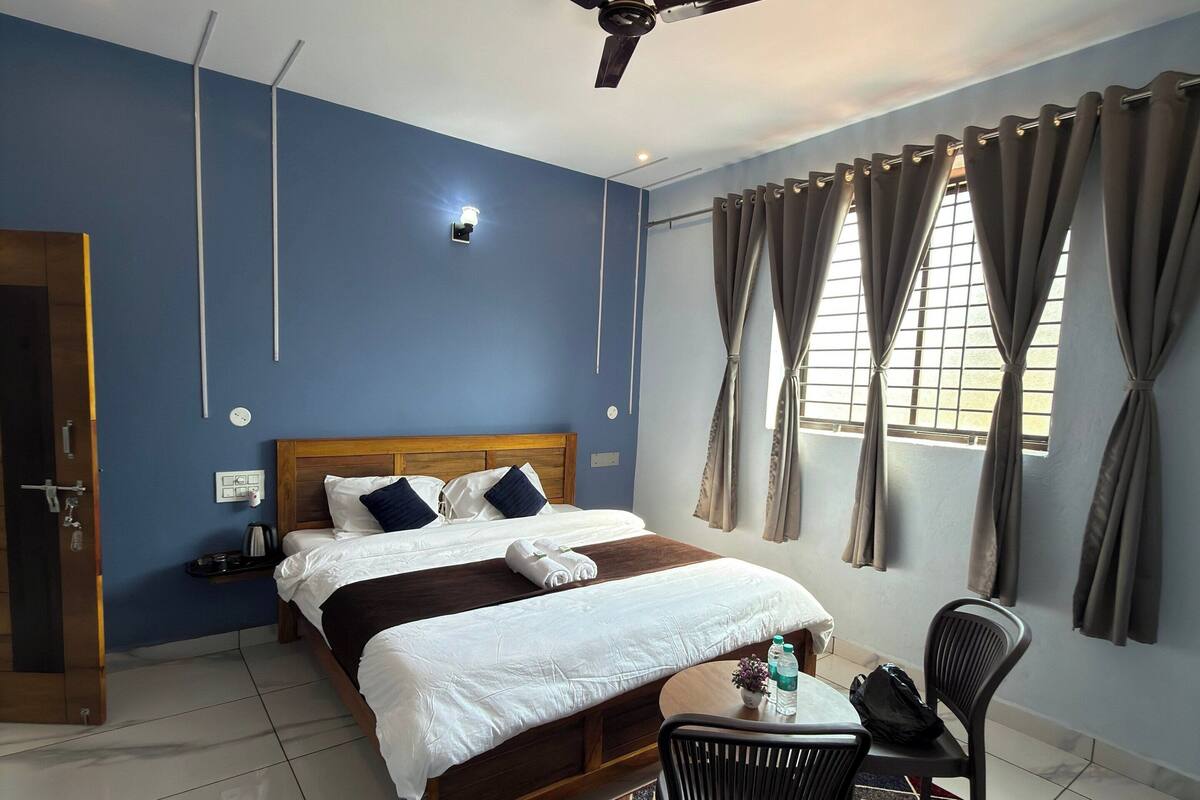 Deluxe Double Room | Free WiFi