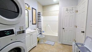 Hair dryer, towels, soap, toilet paper - 2-bedroom apartment, a safe/quiet neighborhood in Grayson with AC & fitness room (Grayson)