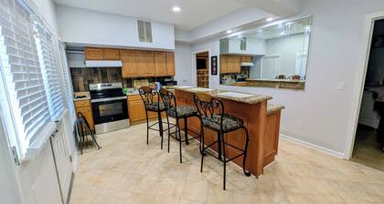 2-bedroom apartment, a safe/quiet neighborhood in Grayson with AC & fitness room