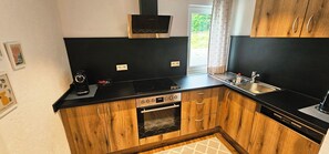 Horno, placa de cocina, lavavajillas