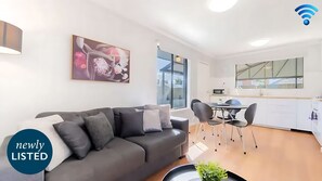TV - Nouveau Home - honest accommodation close to Bendigo (White Hills)