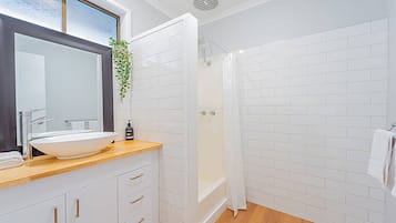 Shower, towels