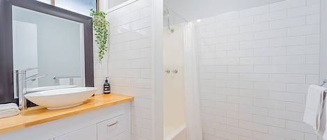 Shower, towels