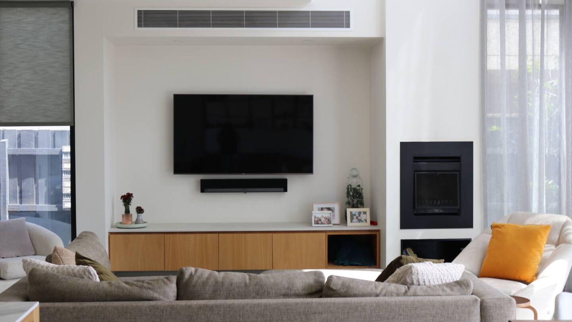 Télévision, cheminée, jeux vidéo