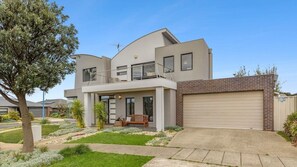 Exterior - Seachange Escape – ideal beach house in premium location (St Leonards)