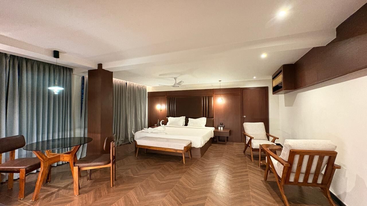 Luksussuite | Skrivebord, skrivebord for bærbar PC og wi-fi (inkludert)