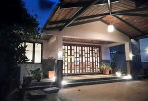 Suite Mewah | Meja kerja, ruang kerja ramah laptop, dan Wi-Fi gratis