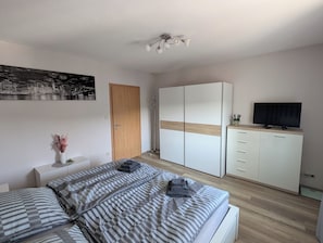 1 camera, Wi-Fi, lenzuola