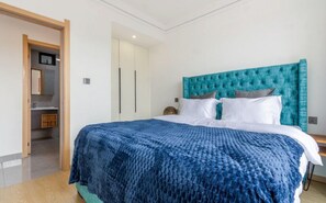 Camera doppia | Con arredamento individuale, tende oscuranti, insonorizzazione