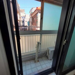 Interior - Bunker APT #201, Seoul Rental Apartment Fully Furnished. Miasageori Subway Line4 (Seoul)