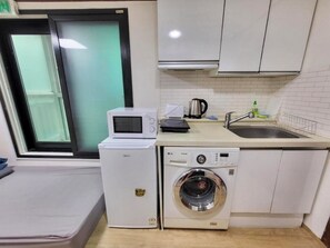 Private kitchen - Bunker APT #201, Seoul Rental Apartment Fully Furnished. Miasageori Subway Line4 (Seoul)