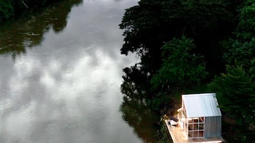 Villa with River View | Vista do quarto