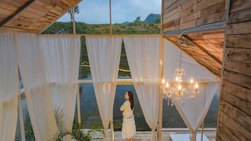 Villa with River View | Minibar, wifi gratis y ropa de cama