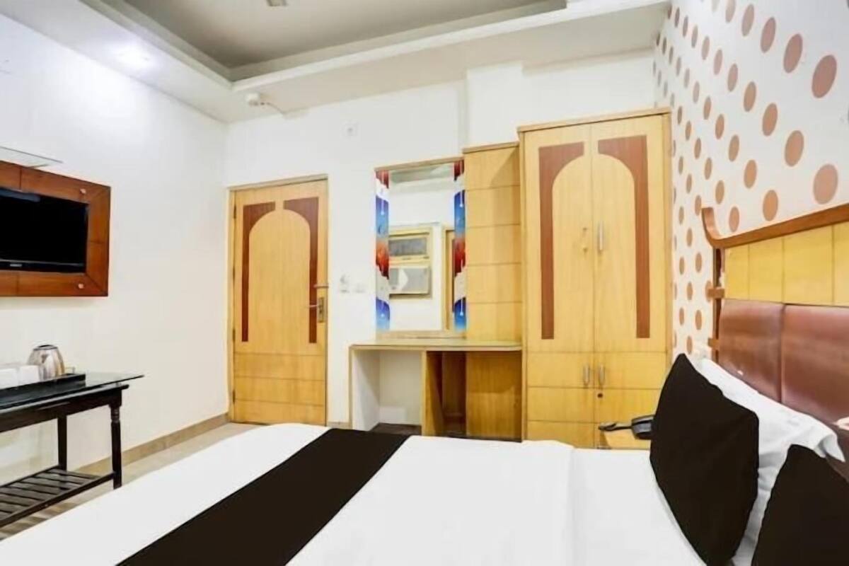 Double Room, Balcony, City View | WiFi (free)