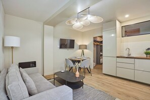 Smart TV, offices - Apartment in the center of Paris/Montmartre (Paris)