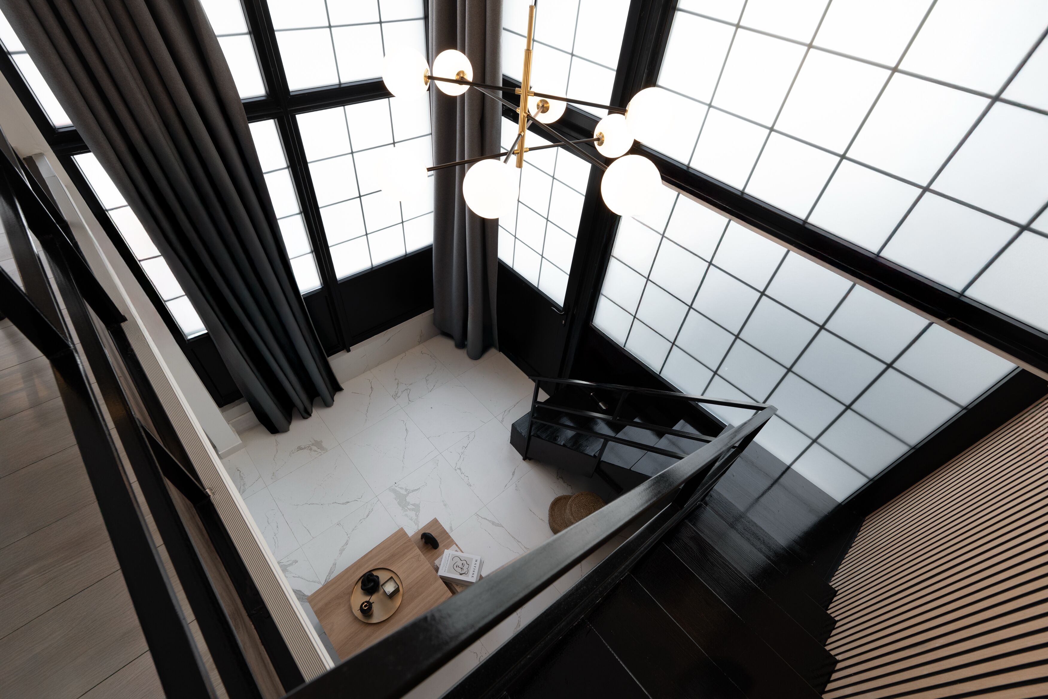 Athenian Loft | 房內夾萬、遮光窗簾/窗簾、隔音、熨斗/熨衫板