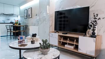 Athenian Two Bedroom and Loft Apartment