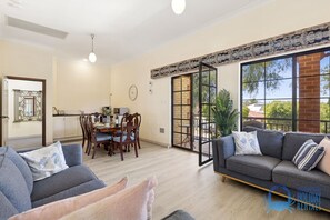 تلفزيون، كُتُب