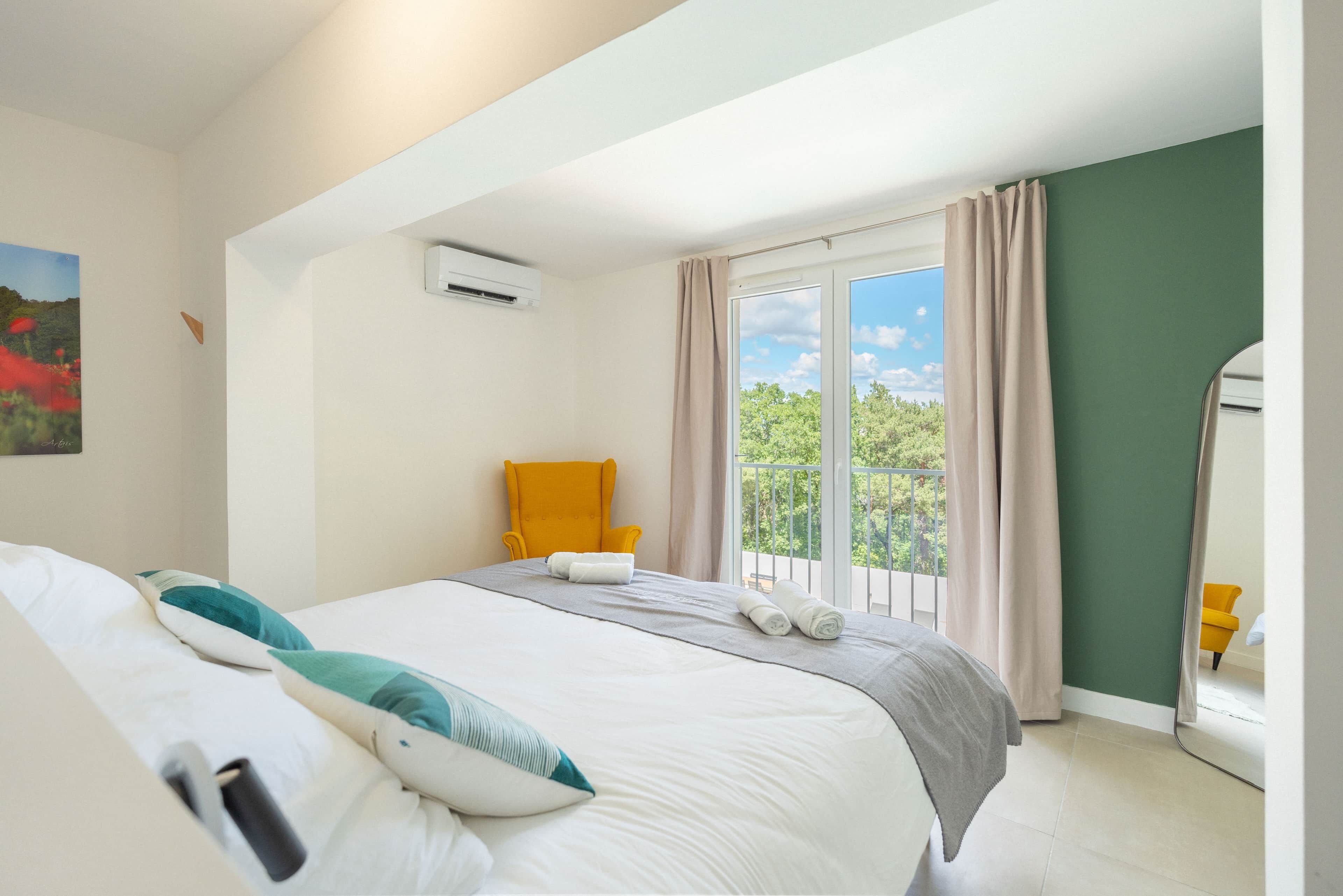 5 chambres, fer et planche à repasser, Wi-Fi gratuit, draps fournis