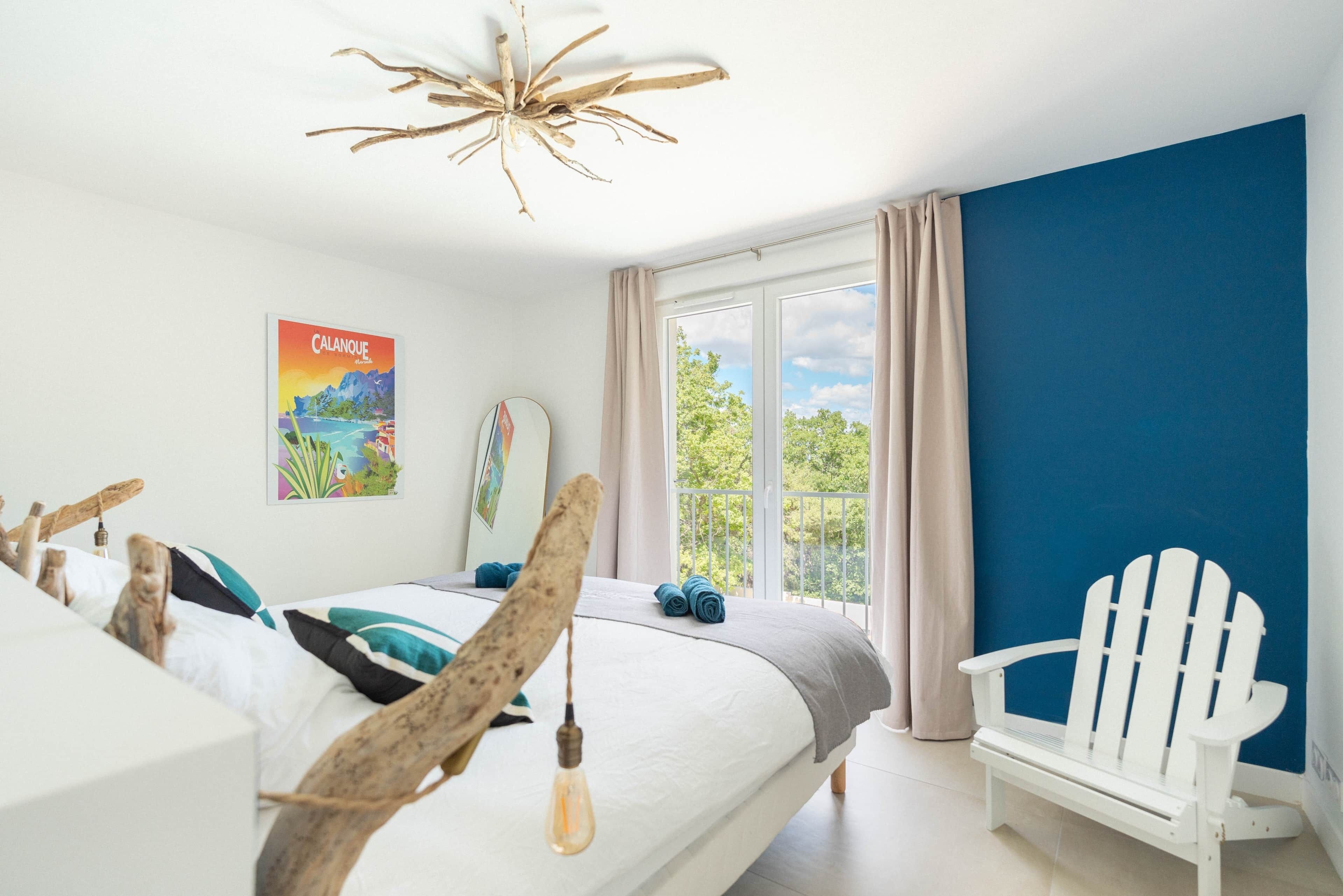 5 bedrooms, iron/ironing board, WiFi (free), bed sheets