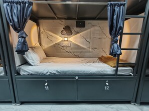 基本共用宿舍 | 免費 Wi-Fi