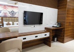 Economy Room | Free WiFi - Sitharth Hotel (Selakui)