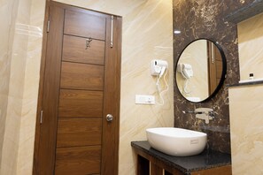 經濟客房 | 浴室