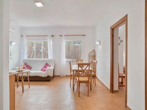 Apartment | Dining - Apartment Near Town Centre, Beach (Conil de la Frontera)
